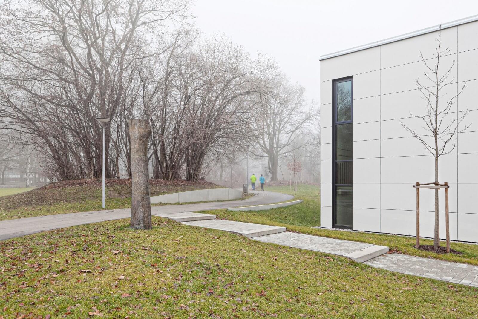 Es War Einmal Ein Baum Wilhelm Hausenstein Gymnasium 2013 Tim Bennett 01a