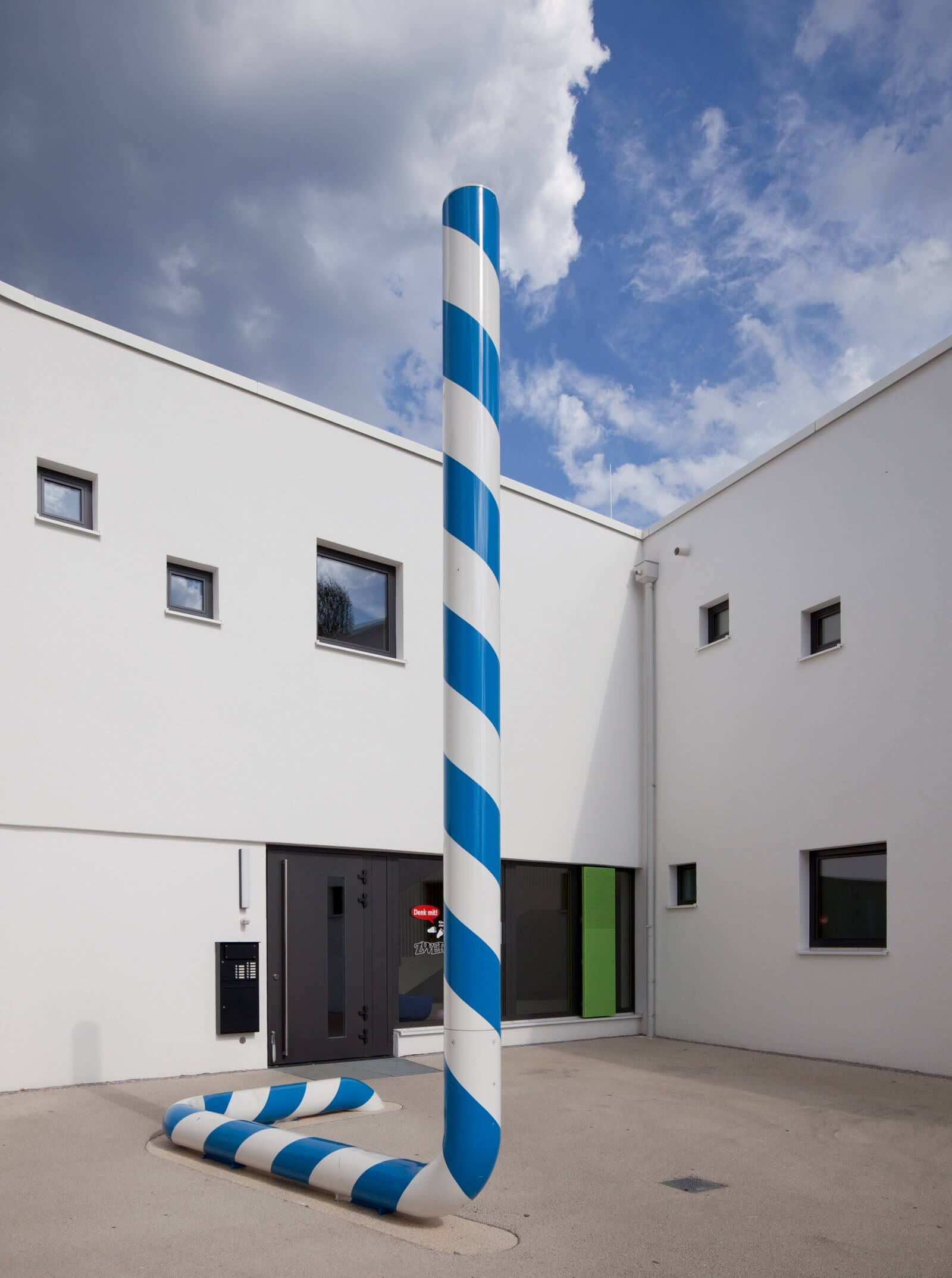 Maiwurm Haus Fuer Kinder 2017 Tim Bennett 04